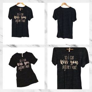 Small graphic tee shirt in good condition pre worn